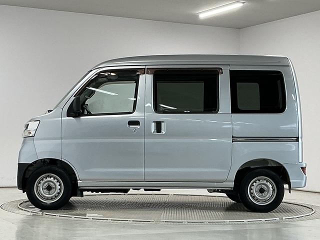 ハイゼットカーゴデラックスＳＡIII　ＡＴ　リアコーナーセンサー　ラジオ走行無制限１年保証　リアコーナーセンサー　ＡＴ車　オートハイビーム　ＬＥＤヘッドライト　アイドリングストップ　横滑り防止装置　キーレスエントリー　ドアバイザー　ヘッドライトレベライザー　ラジオ（兵庫県）の中古車