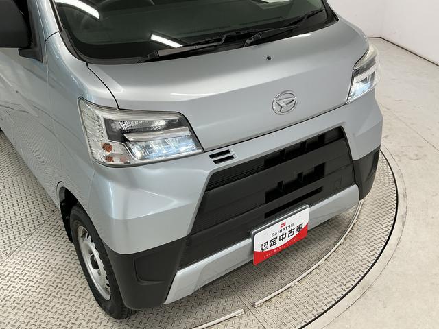 ハイゼットカーゴデラックスＳＡIII　ＡＴ　リアコーナーセンサー　ラジオ走行無制限１年保証　リアコーナーセンサー　ＡＴ車　オートハイビーム　ＬＥＤヘッドライト　アイドリングストップ　横滑り防止装置　キーレスエントリー　ドアバイザー　ヘッドライトレベライザー　ラジオ（兵庫県）の中古車