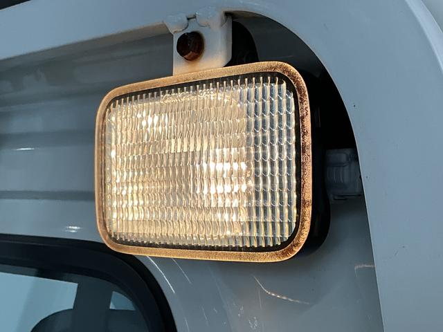 ハイゼットトラックスタンダード 農用スペシャルSAIIIt 4WD 5速MT走行無制限1年保証 4WD 荷台作業灯 MT車 3方開 ゲートプロテクター 荷台マット リアゲートチェーン ドアバイザー ヘッドライトレベライザー アクセサリーソケット デフロック トランスファー(兵庫県)の中古車