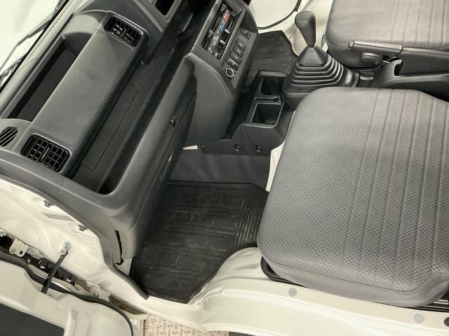 ハイゼットトラックスタンダード 農用スペシャルSAIIIt 4WD 5速MT走行無制限1年保証 4WD 荷台作業灯 MT車 3方開 ゲートプロテクター 荷台マット リアゲートチェーン ドアバイザー ヘッドライトレベライザー アクセサリーソケット デフロック トランスファー(兵庫県)の中古車