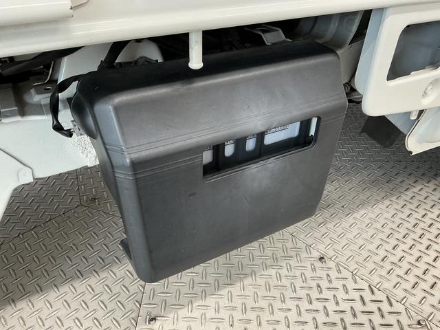 ハイゼットトラックスタンダード 農用スペシャルSAIIIt 4WD 5速MT走行無制限1年保証 4WD 荷台作業灯 MT車 3方開 ゲートプロテクター 荷台マット リアゲートチェーン ドアバイザー ヘッドライトレベライザー アクセサリーソケット デフロック トランスファー(兵庫県)の中古車