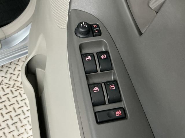タントＸ　ＣＤオーディオ　片側電動スライドドア　シートヒーター走行無制限１年保証　片側電動スライドドア　ＣＤオーディオ　運転席シートヒーター　アイドリングストップ　プッシュスタート　横滑り防止装置　オートライト　オートエアコン　ドアバイザー　電動格納ドアミラー（兵庫県）の中古車