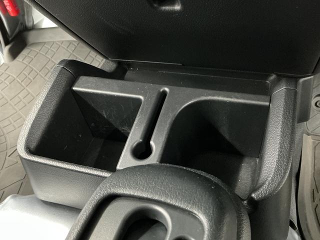 ハイゼットトラックジャンボＳＡIIIｔ　ＡＴ　ワンオーナー　ＣＤ　ＵＳＢ接続走行無制限１年保証　ワンオーナー　ＡＴ車　ＣＤオーディオ　ＵＳＢ接続　３方開　荷台作業灯　ゲートプロテクター　荷台マット　ＬＥＤヘッドライト　横滑り防止装置　キーレスエントリー　ドアバイザー（兵庫県）の中古車
