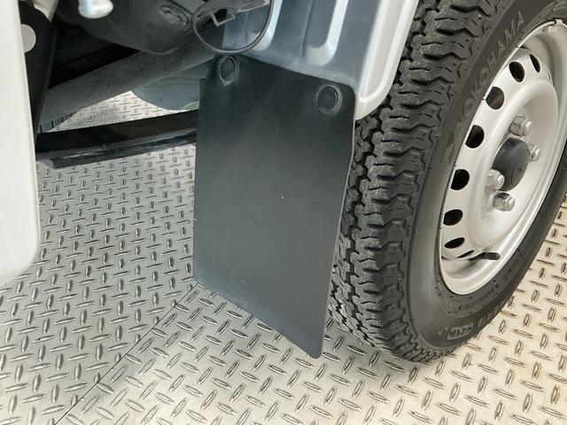 ハイゼットトラックジャンボＳＡIIIｔ　ＡＴ　ワンオーナー　ＣＤ　ＵＳＢ接続走行無制限１年保証　ワンオーナー　ＡＴ車　ＣＤオーディオ　ＵＳＢ接続　３方開　荷台作業灯　ゲートプロテクター　荷台マット　ＬＥＤヘッドライト　横滑り防止装置　キーレスエントリー　ドアバイザー（兵庫県）の中古車