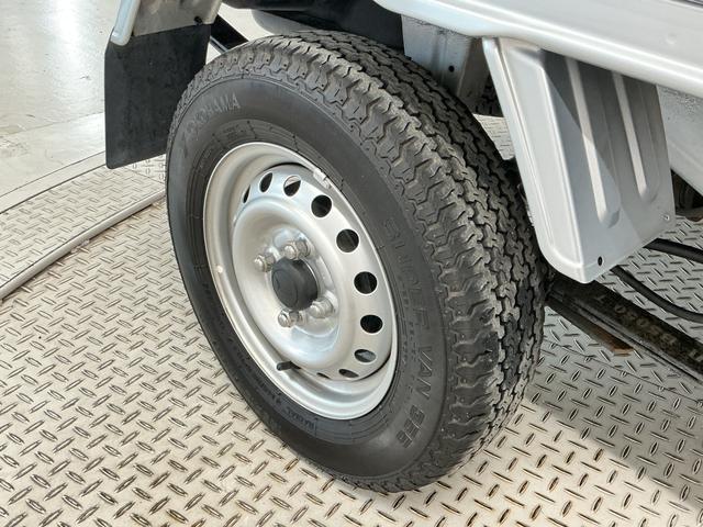 ハイゼットトラックジャンボＳＡIIIｔ　ＡＴ　ワンオーナー　ＣＤ　ＵＳＢ接続走行無制限１年保証　ワンオーナー　ＡＴ車　ＣＤオーディオ　ＵＳＢ接続　３方開　荷台作業灯　ゲートプロテクター　荷台マット　ＬＥＤヘッドライト　横滑り防止装置　キーレスエントリー　ドアバイザー（兵庫県）の中古車