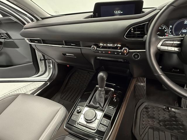 ＣＸ−３０２０Ｓ　Ｌパッケージ　禁煙　ワンオーナー　純正ナビ　ＥＴＣ１年保証　禁煙　ワンオーナー　ＥＴＣ　ナビ　ＴＶ　３６０°ビュー・モニター　アダプティブクルーズコントロール　前後コーナーセンサー　シートヒーター　ブラインドスポットモニター　１８インチアルミホイール（兵庫県）の中古車