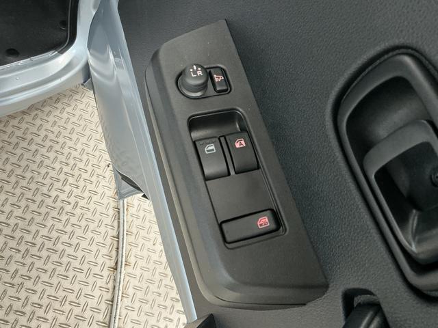 ハイゼットトラックジャンボエクストラ　ＣＶＴ　前後コーナーセンサー　荷台作業灯走行無制限１年保証　前後コーナーセンサー　ＣＶＴ車　３方開　荷台作業灯　オートハイビーム　ＬＥＤヘッドライト　アイドリングストップ　プッシュスタート　横滑り防止装置　オートライト　電動格納ドアミラー（兵庫県）の中古車