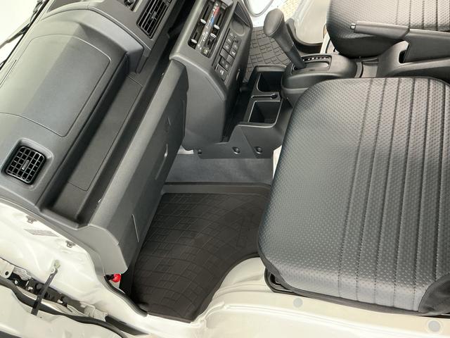ハイゼットトラックスタンダード　３モード電子制御式４ＷＤ　ＣＶＴ　３方開走行無制限１年保証　前後コーナーセンサー　３モード電子制御式４ＷＤ　ＣＶＴ車　３方開　オートハイビーム　アイドリングストップ　横滑り防止装置　オートライト　ヘッドライトレベライザー　スマートアシスト（兵庫県）の中古車