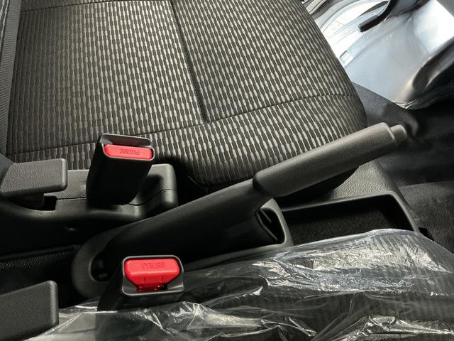 ハイゼットカーゴDX CVT コーナーセンサー キーレスエントリー ラジオ走行無制限1年保証 前後コーナーセンサー CVT車 オートハイビーム アイドリングストップ キーレスエントリー 横滑り防止装置 ヘッドライトレベライザー パワーウィンドウ ラジオ スマートアシスト(兵庫県)の中古車