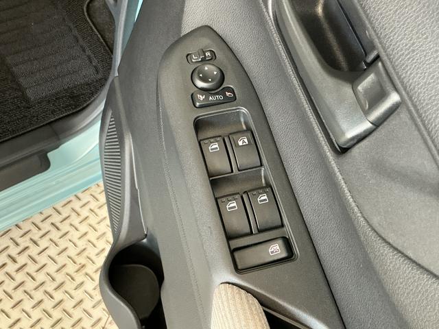 ムーヴL 前後コーナーセンサー LEDヘッドライト キーレス走行無制限1年保証 前後コーナーセンサー オートハイビーム LEDヘッドライト アイドリングストップ キーレスエントリー 横滑り防止装置 オートライト ヘッドライトレベライザー USBチャージャー(兵庫県)の中古車