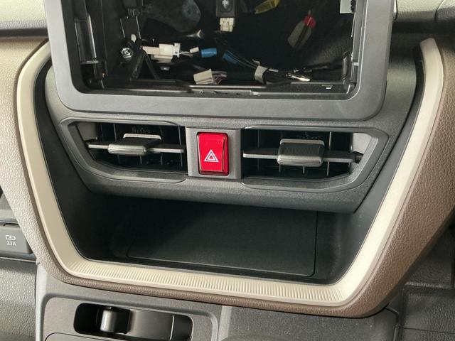 ムーヴL 前後コーナーセンサー LEDヘッドライト キーレス走行無制限1年保証 前後コーナーセンサー オートハイビーム LEDヘッドライト アイドリングストップ キーレスエントリー 横滑り防止装置 オートライト ヘッドライトレベライザー USBチャージャー(兵庫県)の中古車