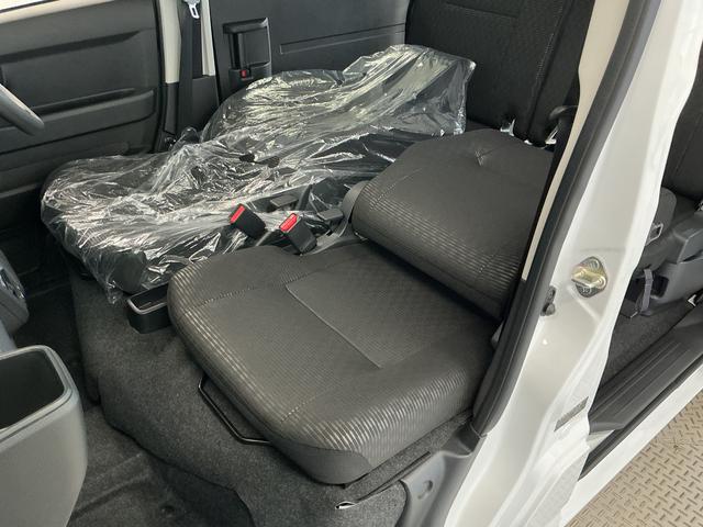 ハイゼットカーゴクルーズターボ　４ＷＤ　ＣＶＴ　コーナーセンサー　電格ミラー走行無制限１年保証　前後コーナーセンサー　４ＷＤ　ＣＶＴ車　オートハイビーム　アイドリングストップ　プッシュスタート　横滑り防止装置　オートライト　ヘッドライトレベライザー　電動格納ドアミラー（兵庫県）の中古車