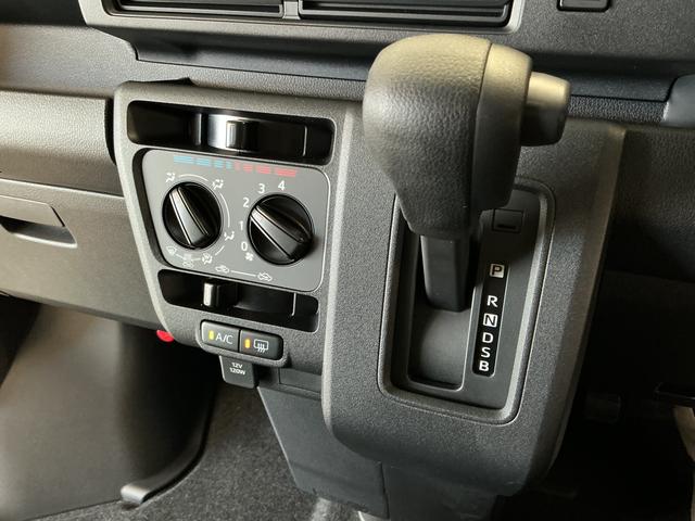 ハイゼットカーゴクルーズターボ　４ＷＤ　ＣＶＴ　コーナーセンサー　電格ミラー走行無制限１年保証　前後コーナーセンサー　４ＷＤ　ＣＶＴ車　オートハイビーム　アイドリングストップ　プッシュスタート　横滑り防止装置　オートライト　ヘッドライトレベライザー　電動格納ドアミラー（兵庫県）の中古車