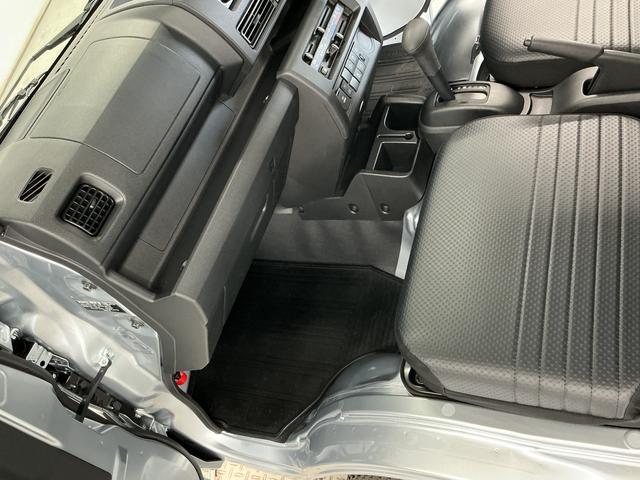 ハイゼットトラックスタンダード 3モード電子制御式4WD CVT 3方開走行無制限1年保証 前後コーナーセンサー 3モード電子制御式4WD CVT車 3方開 オートハイビーム アイドリングストップ 横滑り防止装置 オートライト ヘッドライトレベライザー スマートアシスト(兵庫県)の中古車