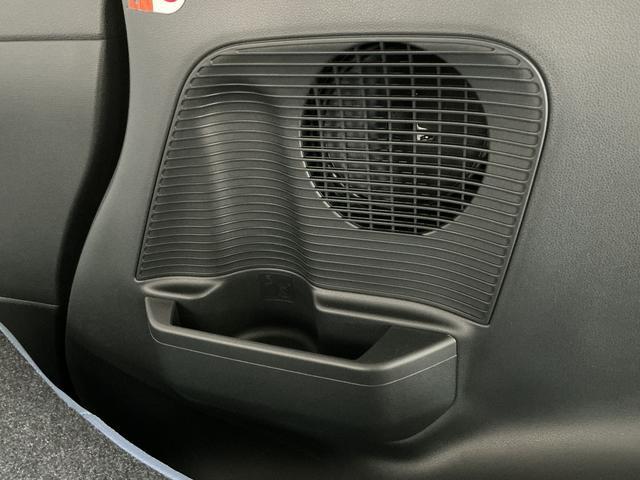 ムーヴキャンバスストライプスＧ　両側電動スライドドア　前後コーナーセンサー走行無制限１年保証　両側電動スライドドア　前後コーナーセンサー　前席シートヒーター　ホットカップホルダー　オートハイビーム　ＬＥＤヘッドライト　プッシュスタート　横滑り防止装置　オートエアコン（兵庫県）の中古車