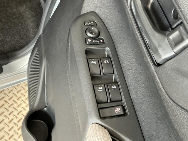ムーヴL 前後コーナーセンサー LEDヘッドライト キーレス走行無制限1年保証 前後コーナーセンサー オートハイビーム LEDヘッドライト アイドリングストップ キーレスエントリー 横滑り防止装置 オートライト ヘッドライトレベライザー USBチャージャー(兵庫県)の中古車
