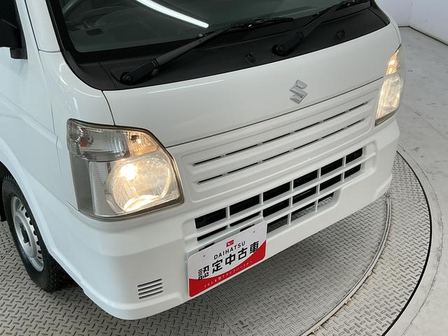キャリイトラックKCエアコン・パワステ 4WD AT 3方開 荷台作業灯走行無制限1年保証 4WD 荷台作業灯 AT車 3方開 ゲートプロテクター ドアバイザー ヘッドライトレベライザー ラジオ シガーソケット マニュアルエアコン スペアタイヤ ラバーフロアマット(兵庫県)の中古車
