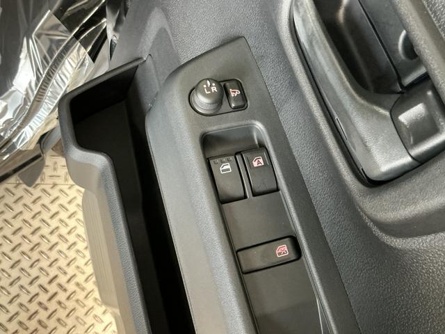 ハイゼットカーゴクルーズ CVT車 前後コーナーセンサー プッシュスタート走行無制限1年保証 前後コーナーセンサー CVT車 オートハイビーム アイドリングストップ プッシュスタート 横滑り防止装置 ヘッドライトレベライザー 電動格納ドアミラー アクセサリーソケット(兵庫県)の中古車
