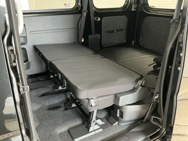 ハイゼットカーゴクルーズ CVT車 前後コーナーセンサー プッシュスタート走行無制限1年保証 前後コーナーセンサー CVT車 オートハイビーム アイドリングストップ プッシュスタート 横滑り防止装置 ヘッドライトレベライザー 電動格納ドアミラー アクセサリーソケット(兵庫県)の中古車