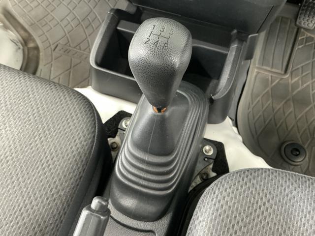 ハイゼットトラックスタンダード 5MT 3方開 ラジオ ラバーフロアマット走行無制限1年保証 MT車 3方開 ヘッドライトレベライザー ラジオ アクセサリーソケット スペアタイヤ バッテリーカバー ラバーフロアマット マッドガード パワーステアリング マニュアルエアコン(兵庫県)の中古車