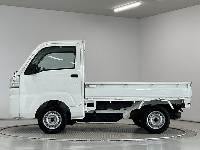 ハイゼットトラックスタンダード 5MT 3方開 ラジオ ラバーフロアマット走行無制限1年保証 MT車 3方開 ヘッドライトレベライザー ラジオ アクセサリーソケット スペアタイヤ バッテリーカバー ラバーフロアマット マッドガード パワーステアリング マニュアルエアコン(兵庫県)の中古車