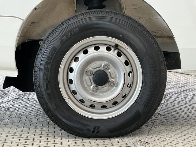 ハイゼットトラックスタンダード 5MT 3方開 ラジオ ラバーフロアマット走行無制限1年保証 MT車 3方開 ヘッドライトレベライザー ラジオ アクセサリーソケット スペアタイヤ バッテリーカバー ラバーフロアマット マッドガード パワーステアリング マニュアルエアコン(兵庫県)の中古車