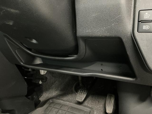 ハイゼットカーゴクルーズSAIII 4WD AT CD リアコーナーセンサー走行無制限1年保証 リアコーナーセンサー 4WD AT車 CDオーディオ オートハイビーム LEDヘッドライト アイドリングストップ 横滑り防止装置 キーレス ドアバイザー 12インチアルミホイール(兵庫県)の中古車