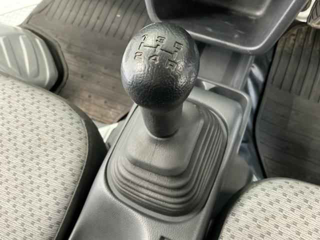 キャリイトラックＫＣエアコン・パワステ　４ＷＤ　５ＭＴ　禁煙　ナビ　３方開１年保証　４ＷＤ　禁煙車　バックカメラ　ＭＴ車　ナビ　ＤＶＤ　３方開　ゲートプロテクター　ドアバイザー　ヘッドライトレベライザー　マニュアルエアコン　スペアタイヤ　ラバーフロアマット（兵庫県）の中古車