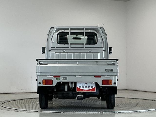 キャリイトラックＫＣエアコン・パワステ　４ＷＤ　５ＭＴ　禁煙　ナビ　３方開１年保証　４ＷＤ　禁煙車　バックカメラ　ＭＴ車　ナビ　ＤＶＤ　３方開　ゲートプロテクター　ドアバイザー　ヘッドライトレベライザー　マニュアルエアコン　スペアタイヤ　ラバーフロアマット（兵庫県）の中古車
