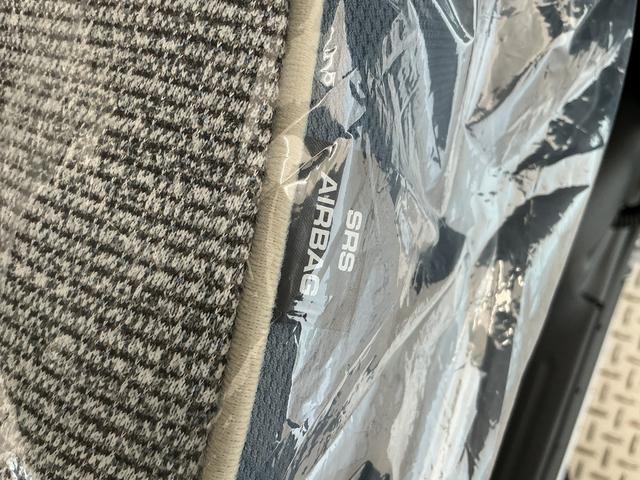 ムーヴキャンバスストライプスＧ　両側電動スライドドア　前後コーナーセンサー走行無制限１年保証　両側電動スライドドア　前後コーナーセンサー　前席シートヒーター　ホットカップホルダー　オートハイビーム　ＬＥＤヘッドライト　プッシュスタート　横滑り防止装置　オートエアコン（兵庫県）の中古車