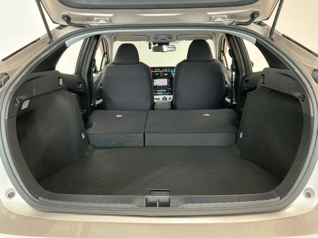 プリウスＳセーフティプラス　禁煙　１オーナー　ナビ　ドラレコ　ＥＴＣ１年保証　禁煙車　ワンオーナー　ナビＴＶ　ドラレコ　ＥＴＣ　バックカメラ　衝突軽減ブレーキ　オートクルーズコントロール　インテリジェントパーキングアシスト　ヘッドアップディスプレイ　コーナーセンサー（兵庫県）の中古車