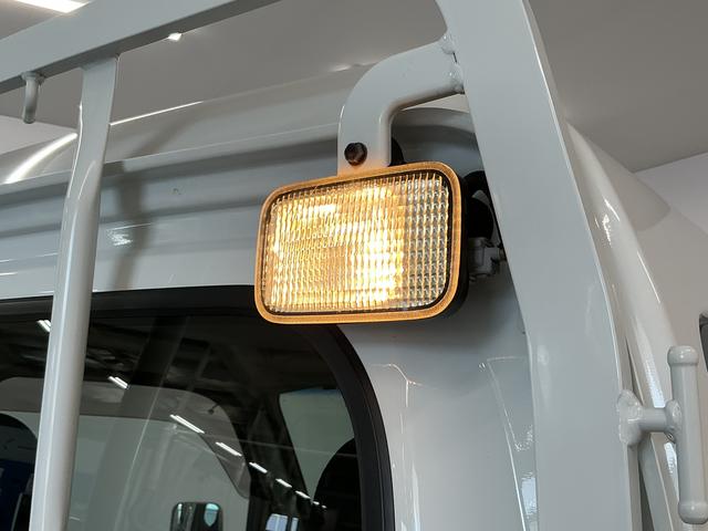 ハイゼットトラックジャンボＳＡIIIｔ　４ＷＤ　５ＭＴ　ナビＴＶ　バックカメラ１年保証　４ＷＤ　ナビＴＶ　バックカメラ　ＭＴ車　３方開　荷台作業灯　荷台マット　ゲートプロテクター　ＬＥＤヘッドライト　キーレスエントリー　横滑り防止装置　ドアバイザー　デフロック　フォグランプ（兵庫県）の中古車