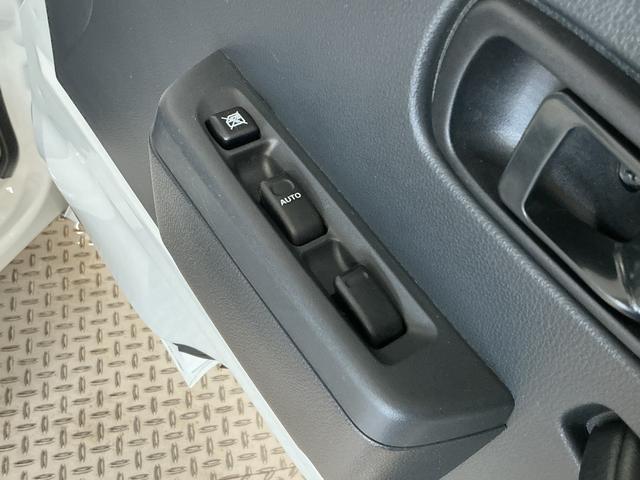 ハイゼットトラックジャンボＳＡIIIｔ　４ＷＤ　５ＭＴ　ナビＴＶ　バックカメラ１年保証　４ＷＤ　ナビＴＶ　バックカメラ　ＭＴ車　３方開　荷台作業灯　荷台マット　ゲートプロテクター　ＬＥＤヘッドライト　キーレスエントリー　横滑り防止装置　ドアバイザー　デフロック　フォグランプ（兵庫県）の中古車