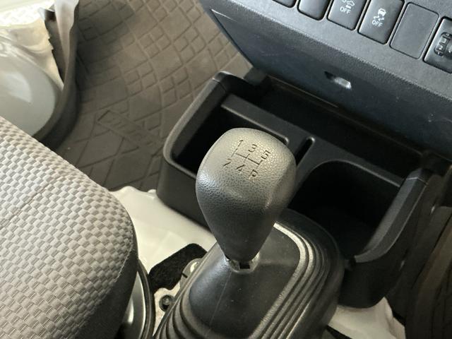 ハイゼットトラックジャンボＳＡIIIｔ　４ＷＤ　５ＭＴ　ナビＴＶ　バックカメラ１年保証　４ＷＤ　ナビＴＶ　バックカメラ　ＭＴ車　３方開　荷台作業灯　荷台マット　ゲートプロテクター　ＬＥＤヘッドライト　キーレスエントリー　横滑り防止装置　ドアバイザー　デフロック　フォグランプ（兵庫県）の中古車