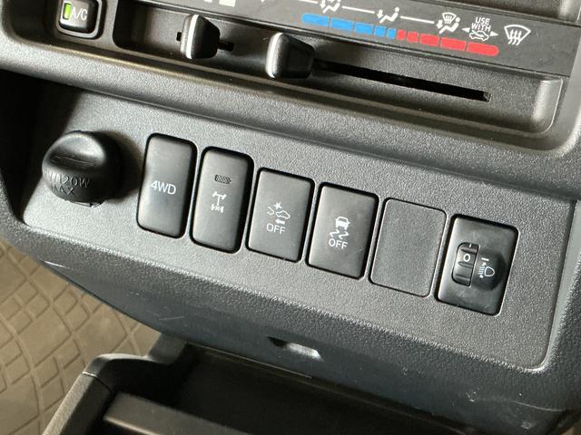 ハイゼットトラックジャンボＳＡIIIｔ　４ＷＤ　５ＭＴ　ナビＴＶ　バックカメラ１年保証　４ＷＤ　ナビＴＶ　バックカメラ　ＭＴ車　３方開　荷台作業灯　荷台マット　ゲートプロテクター　ＬＥＤヘッドライト　キーレスエントリー　横滑り防止装置　ドアバイザー　デフロック　フォグランプ（兵庫県）の中古車