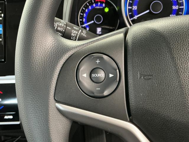 フィット13G・Fパッケージ 禁煙車 ワンオーナー ナビTV ETC1年保証 禁煙車 ワンオーナー ナビTV ETC バックカメラ 後席モニター Bluetooth スマートキー プッシュスタート 横滑り防止装置 オートライト オートエアコン ドアバイザー(兵庫県)の中古車
