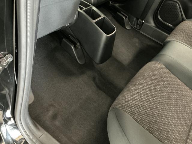 フィット13G・Fパッケージ 禁煙車 ワンオーナー ナビTV ETC1年保証 禁煙車 ワンオーナー ナビTV ETC バックカメラ 後席モニター Bluetooth スマートキー プッシュスタート 横滑り防止装置 オートライト オートエアコン ドアバイザー(兵庫県)の中古車