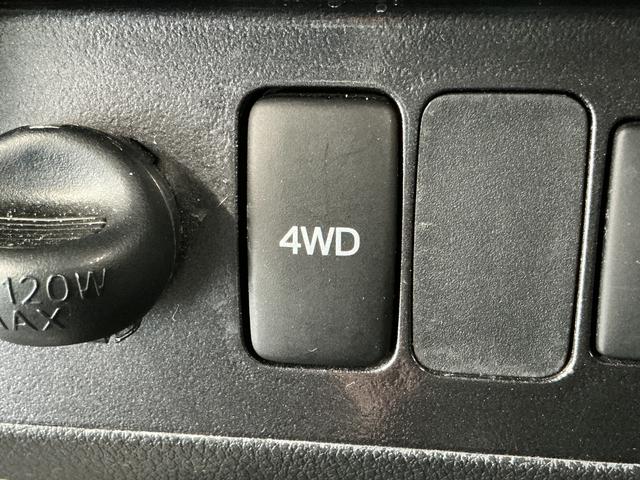 ハイゼットトラックエクストラＳＡIIIｔ　４ＷＤ　ワンオーナー　ＣＤ　ＥＴＣ走行無制限１年保証　４ＷＤ　ワンオーナー　ＡＴ車　ＣＤオーディオ　ＥＴＣ　３方開　荷台作業灯　ゲートプロテクター　荷台マット　ＬＥＤヘッドライト　横滑り防止装置　キーレスエントリー　シートカバー（兵庫県）の中古車