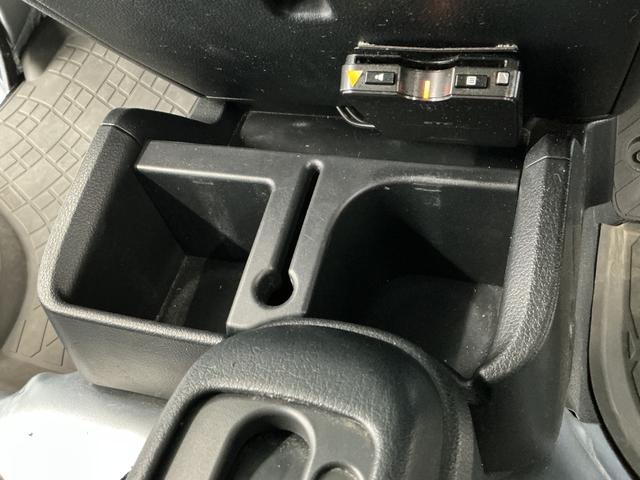 ハイゼットトラックエクストラＳＡIIIｔ　４ＷＤ　ワンオーナー　ＣＤ　ＥＴＣ走行無制限１年保証　４ＷＤ　ワンオーナー　ＡＴ車　ＣＤオーディオ　ＥＴＣ　３方開　荷台作業灯　ゲートプロテクター　荷台マット　ＬＥＤヘッドライト　横滑り防止装置　キーレスエントリー　シートカバー（兵庫県）の中古車