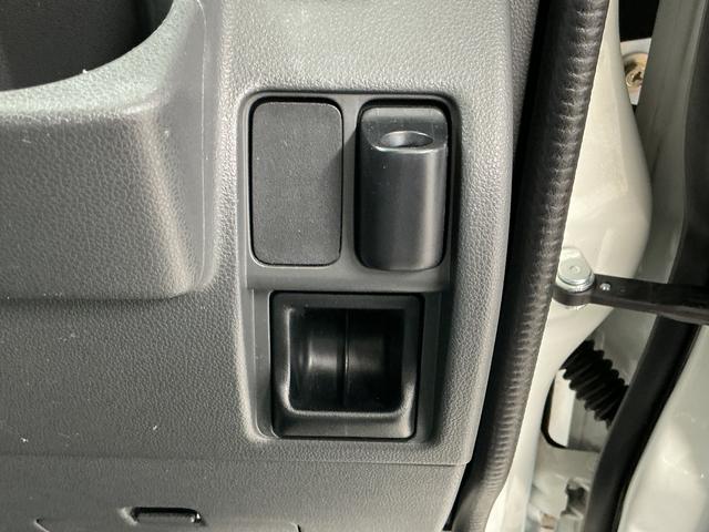 ハイゼットカーゴDX AT CDオーディオ ETC キーレスエントリー走行無制限1年保証 キーレスエントリー AT車 CDオーディオ ETC USB接続 ドアバイザー ヘッドライトレベライザー シガーソケット 両側スライドドア オーバーヘッドシェルフ インパネシフト(兵庫県)の中古車