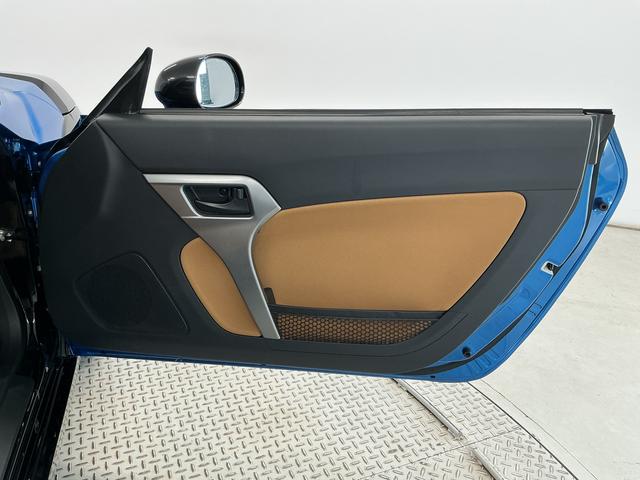 コペンエクスプレイ　ターボ　ＣＶＴ　シートヒーター　横滑り防止装置走行無制限１年保証　ＣＶＴ　電動オープン　シートヒーター　ＬＥＤヘッドライト　アイドリングストップ　プッシュスタート　横滑り防止装置　オートエアコン　フォグランプ　１６インチ純正アルミホイール（兵庫県）の中古車