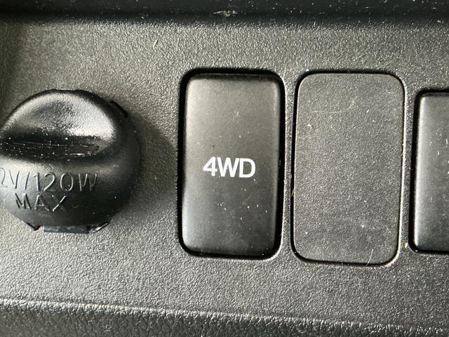 ハイゼットトラックスタンダードSAIIIt 4WD 5MT バックソナー走行無制限1年保証 4WD バックソナー MT車 3方開 ゲートプロテクター 荷台マット 荷台シート LEDヘッドライト 横滑り防止装置 オートライト ドアバイザー ヘッドライトレベライザー ラジオ(兵庫県)の中古車