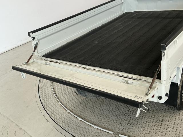ハイゼットトラックEXT 4WD 5MT CDオーディオ 荷台作業灯 キーレス走行無制限1年保証 4WD 荷台作業灯 MT車 CDオーディオ キーレスエントリー 3方開 ゲートプロテクター 荷台マット リアゲートチェーン トランスファー デフロック ヘッドライトレベライザー(兵庫県)の中古車