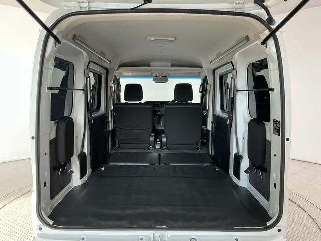 ハイゼットカーゴクルーズターボ CVT車 前後コーナーセンサー スマートキー走行無制限1年保証 前後コーナーセンサー CVT オートハイビーム LEDヘッドライト アイドリングストップ プッシュスタート 横滑り防止装置 オートライト アクセサリーソケット 電動格納ドアミラー(兵庫県)の中古車