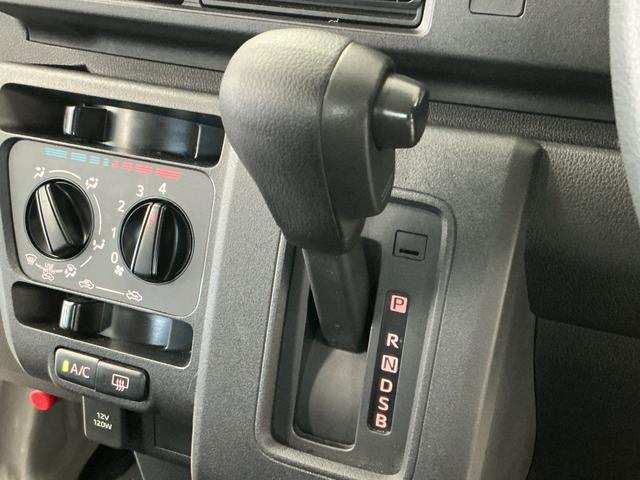 ハイゼットカーゴDX CVT ナビ ETC バックカメラ コーナーセンサー1年保証 CVT車 ナビ バックカメラ ETC 前後コーナーセンサー DVD オートハイビーム アイドリングストップ キーレス 横滑り防止装置 オートライト ドアバイザー ヘッドライトレベライザー(兵庫県)の中古車