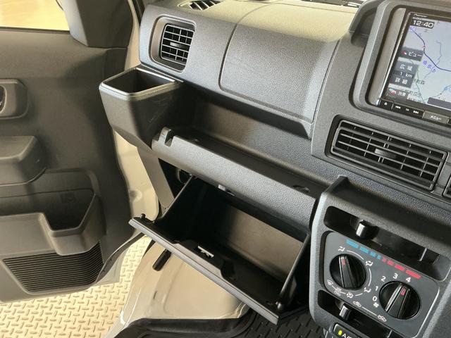 ハイゼットカーゴDX CVT ナビ ETC バックカメラ コーナーセンサー1年保証 CVT車 ナビ バックカメラ ETC 前後コーナーセンサー DVD オートハイビーム アイドリングストップ キーレス 横滑り防止装置 オートライト ドアバイザー ヘッドライトレベライザー(兵庫県)の中古車