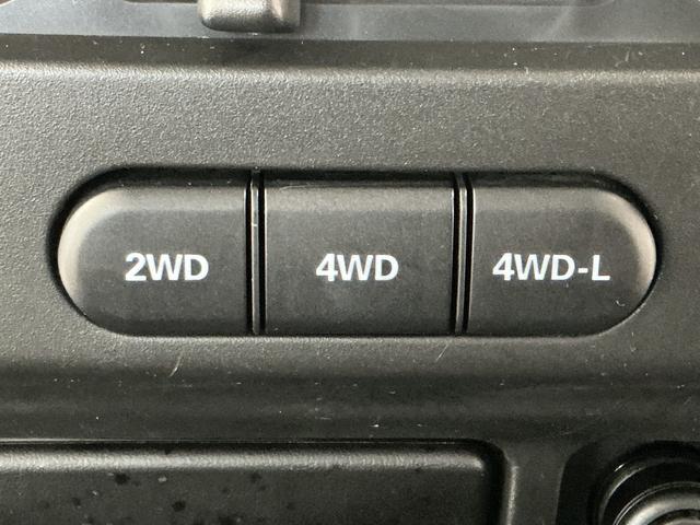 AZオフロードXC 4WD 禁煙 ワンオーナー ナビTV ETC キーレス1年保証 4WD 禁煙車 ワンオーナー ナビTV ETC ルーフレール キーレスエントリー ドアバイザー ヘッドライトレベライザー 電動格納ドアミラー シガーソケット 16インチアルミホイール(兵庫県)の中古車