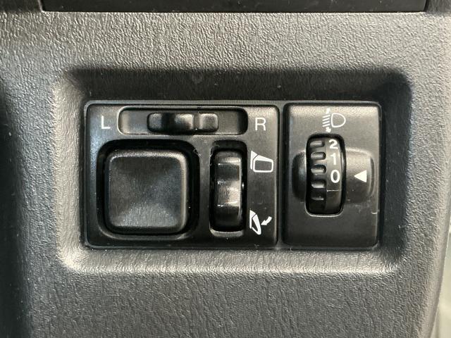 AZオフロードXC 4WD 禁煙 ワンオーナー ナビTV ETC キーレス1年保証 4WD 禁煙車 ワンオーナー ナビTV ETC ルーフレール キーレスエントリー ドアバイザー ヘッドライトレベライザー 電動格納ドアミラー シガーソケット 16インチアルミホイール(兵庫県)の中古車