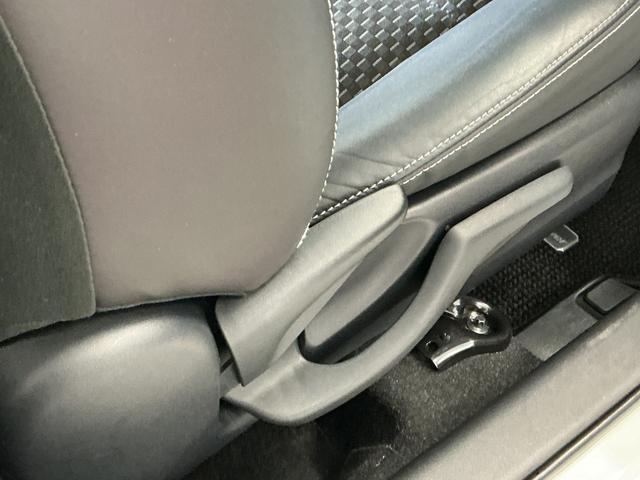 アクアクロスオーバー 禁煙車 ナビTV ETC バックカメラ1年保証 禁煙車 ナビTV バックカメラ ETC DVD Bluetooth ルーフレール 衝突軽減ブレーキ オートマチックハイビーム LEDヘッドライト プッシュスタート 16インチアルミホイール(兵庫県)の中古車