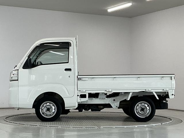 ハイゼットトラックスタンダード AT 3方開 ラジオ ドアバイザー エアコン走行無制限1年保証 AT車 ドアバイザー 3方開 ラジオ シガーソケット ヘッドライトレベライザー スペアタイヤ マニュアルエアコン ラバーフロアマット バッテリーカバー マッドガード(兵庫県)の中古車